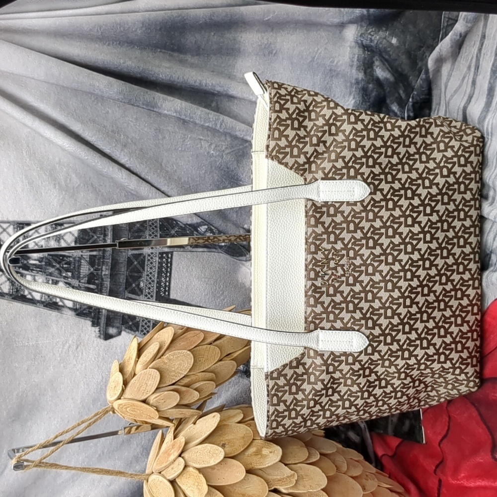 DKNY New York tote
